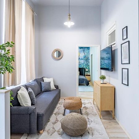 Appartement Hidden Gem With Terrace On The Andrassy Fashion Road à Budapest Extérieur photo