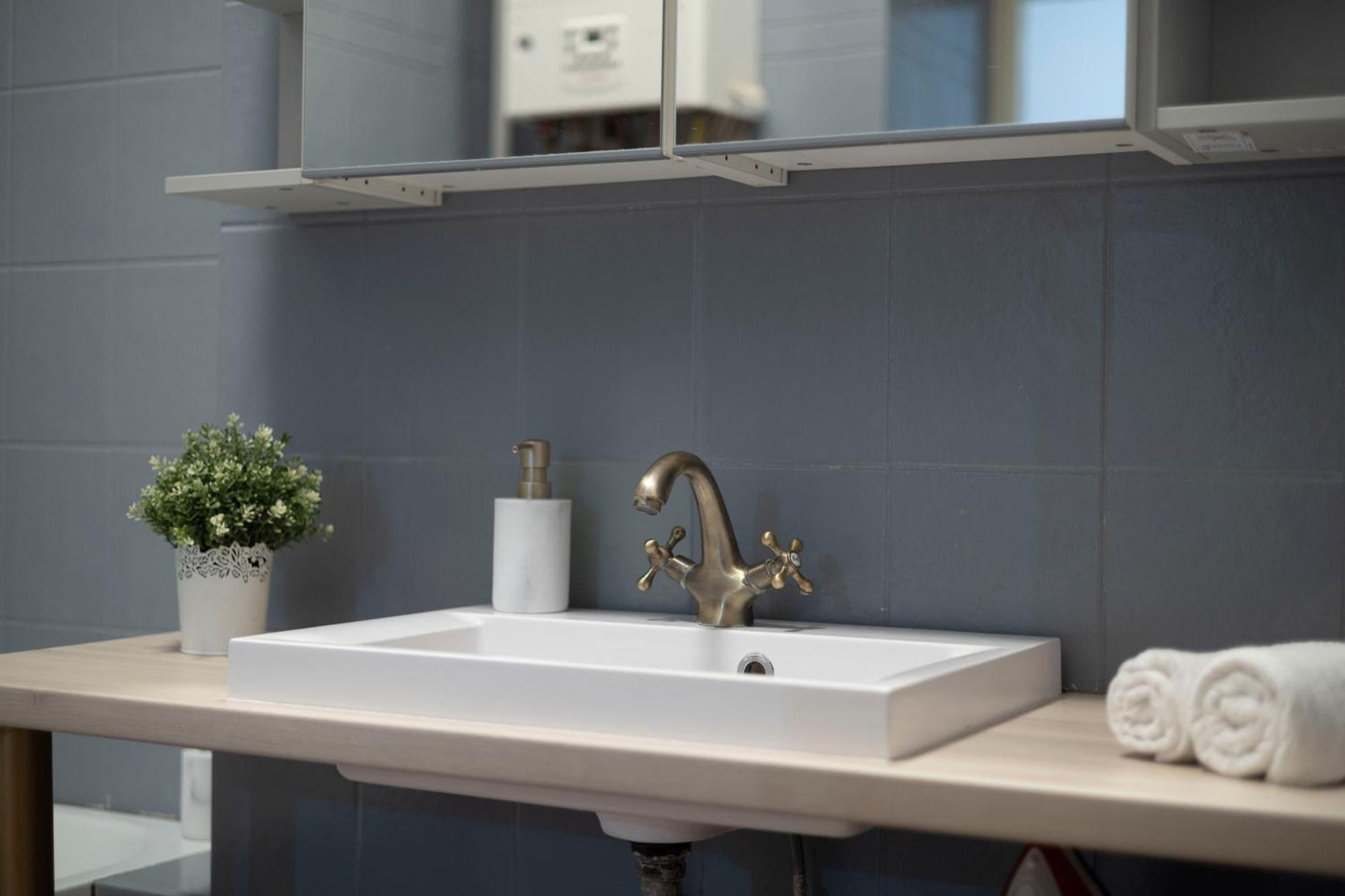 Appartement Hidden Gem With Terrace On The Andrassy Fashion Road à Budapest Extérieur photo